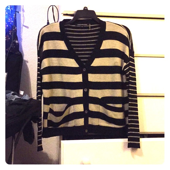 Cute and soft striped sweater - Picture 1 of 2